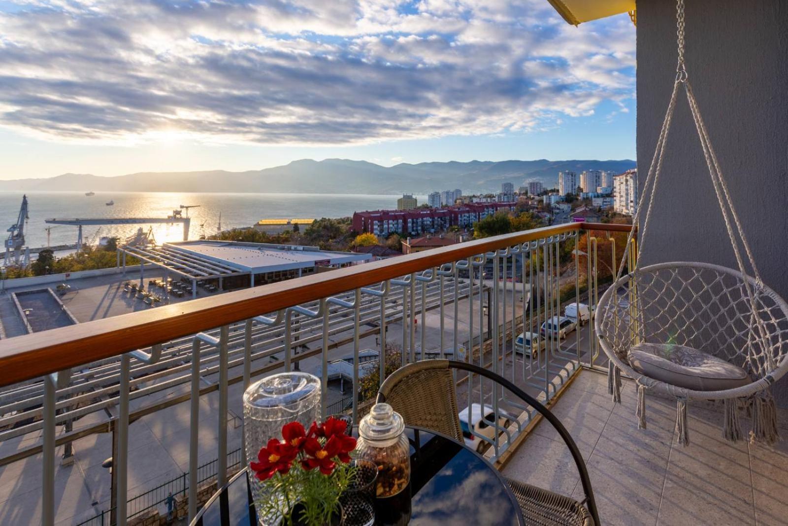 The Sun Apartment *
